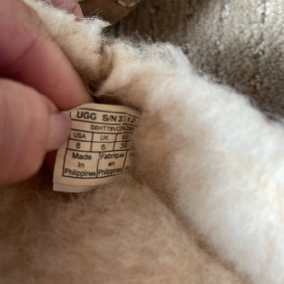 UGG chestnut slippers size womens 8 - Picture 4 of 5